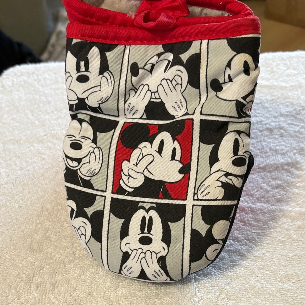 Disney Mickey Mouse Red and Black Oven Mitt